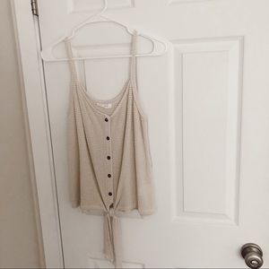 Tan button tank